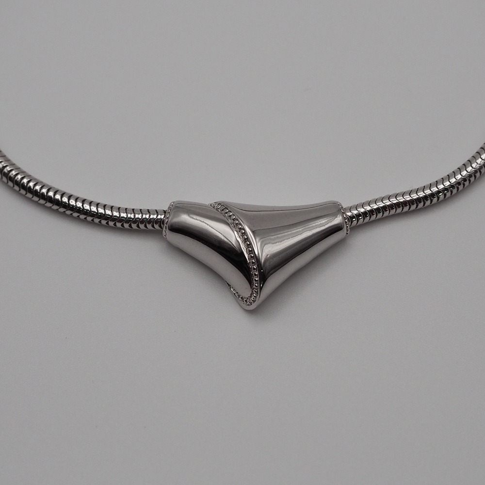 Monet Choker Necklace Snake Chain Chevron Pendant Silver Tone Minimalist Vintage